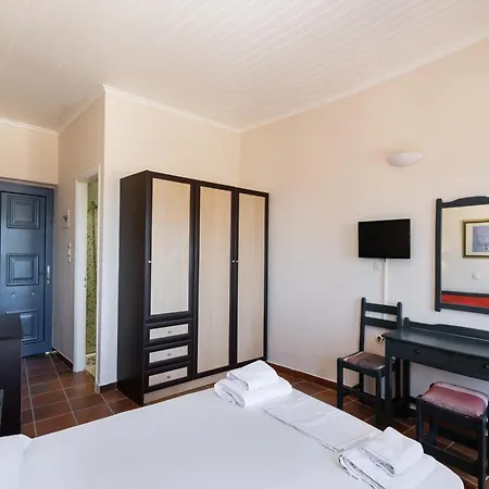 Ionio Hotel 2*